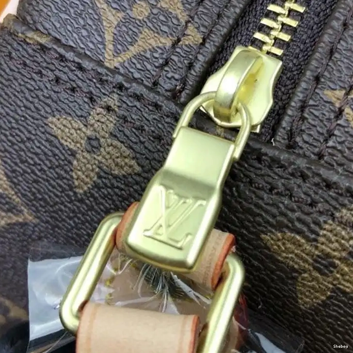 1906BL0134 LV Bags 0519